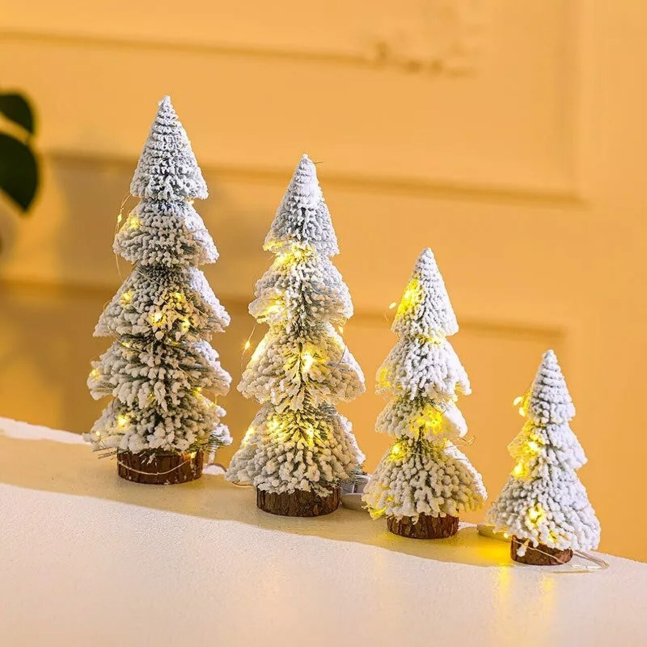 4Pcs Mini Christmas Trees Desktop Flocked String Light Tree with Wooden Base